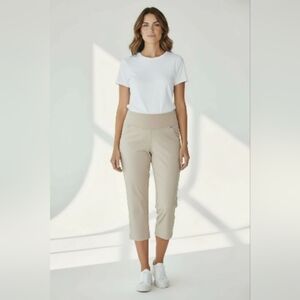Old Navy Stretch Maternity Capri Pants Color Beige Size Small